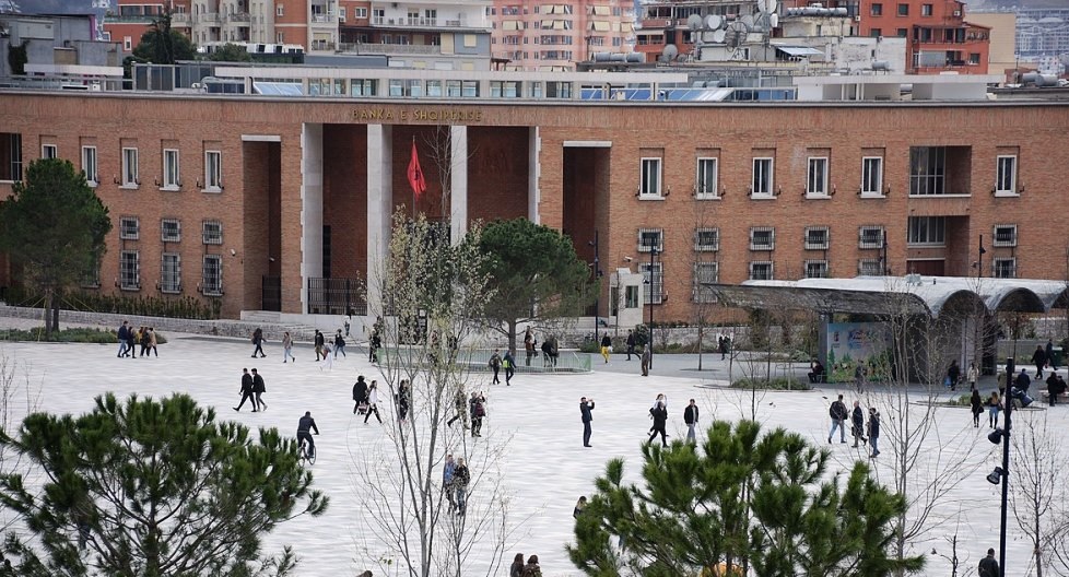Rritet treguesi i besimit ne ekonomi per bizneset, por ulet per konsumatoret